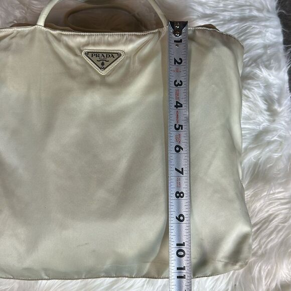 Cream Prada shoulder bag, 100% AUTHENTIC - Picture 10 of 14